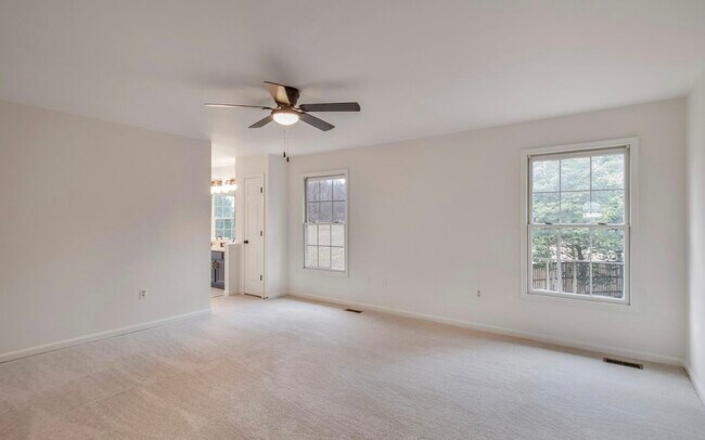 Building Photo - 4100 Ulster Rd