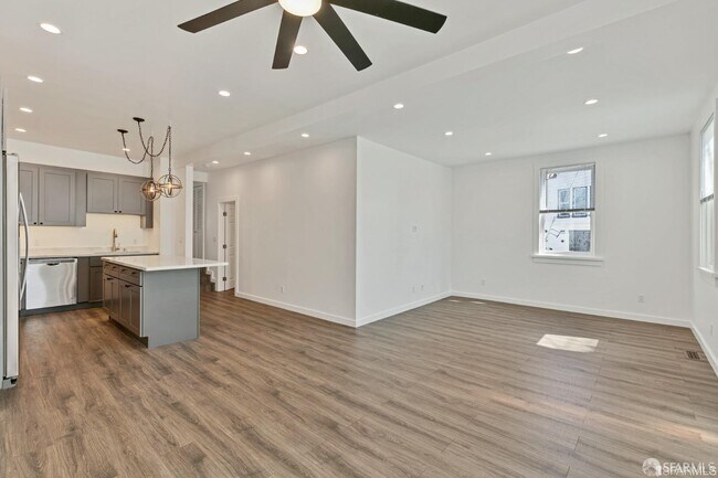 Building Photo - 68 Cayuga Ave