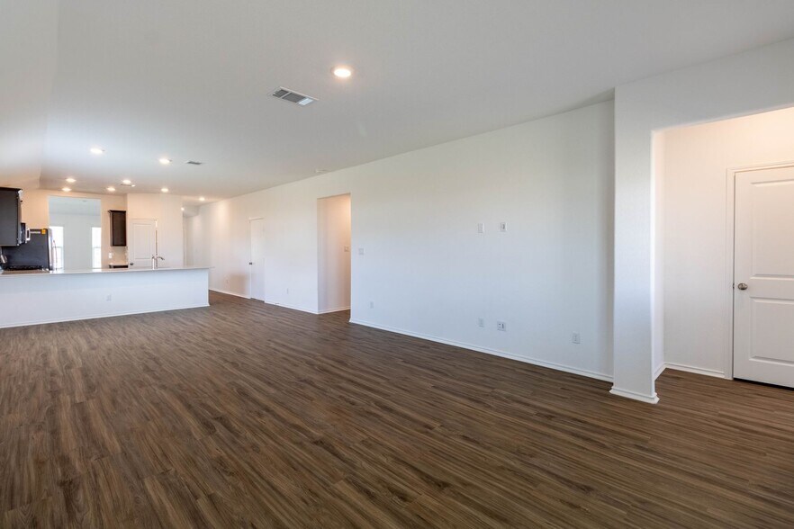 Building Photo - 5601 Bellissima Way