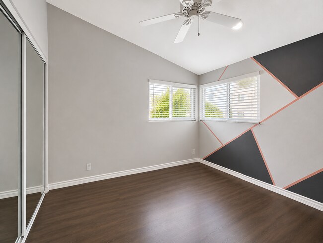 Building Photo - 4701 Carmonita Ln