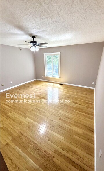 Building Photo - 1515 Mautenne Dr