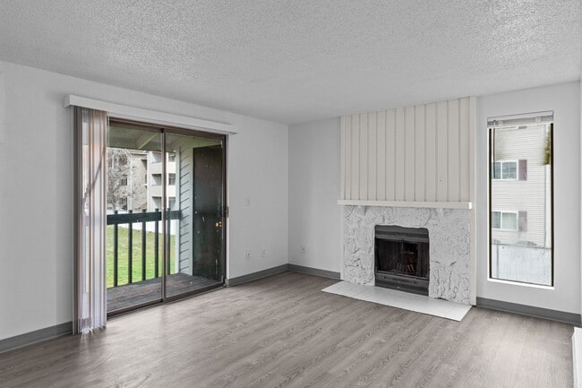 Building Photo - ONE MONTH RENT FREE!  Amazing Two Bedroom!