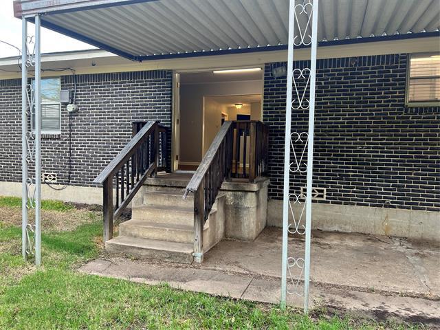 Building Photo - 1203 Blanton Dr