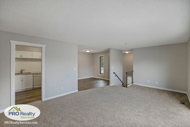 Building Photo - 2 Bedroom Townhome **1,000.00 Rent Credit with a May or June 2026 Move In**