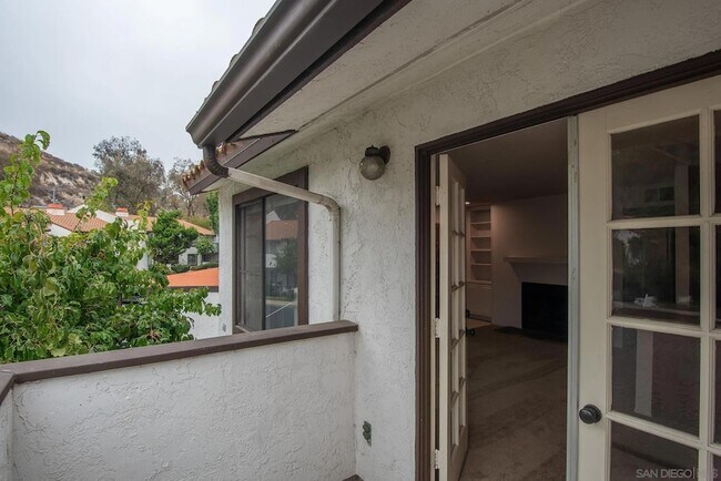 Building Photo - 5046 Collwood Way