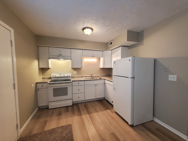 Building Photo - 2598 Sawbury Blvd