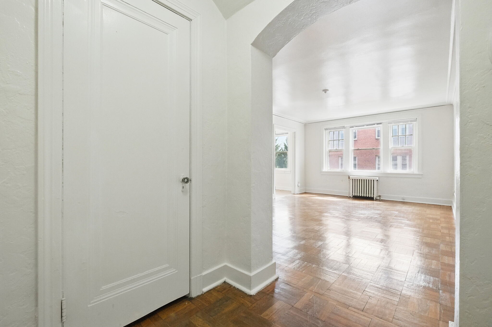 Building Photo - 5646 Hobart St