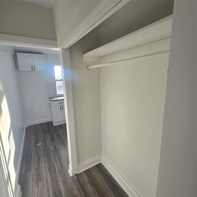 Building Photo - 182-19 147th Ave