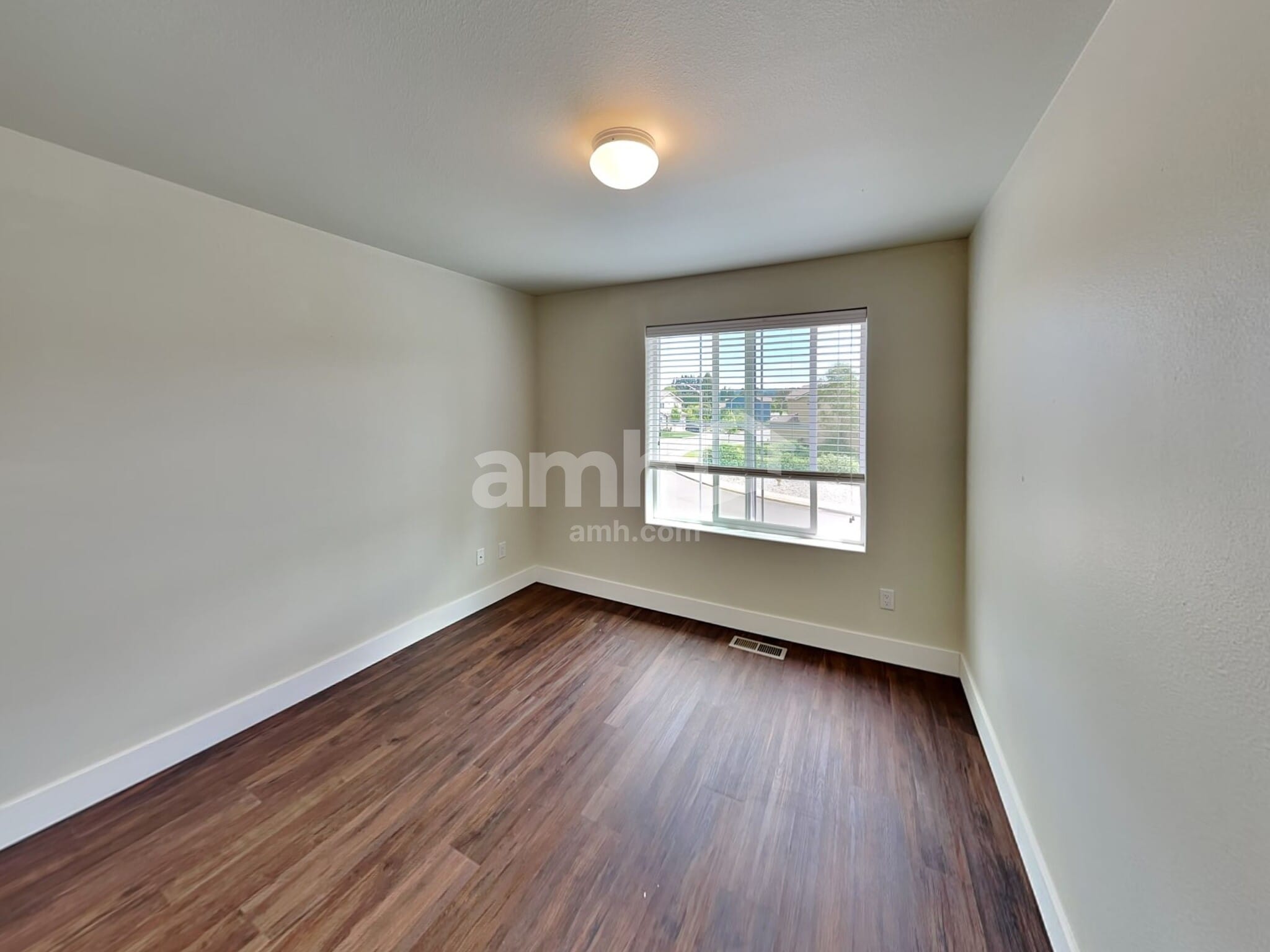 Building Photo - 1709 Blacktail Ln