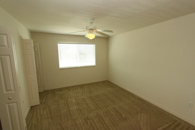 Building Photo - 1019 Wood Cv