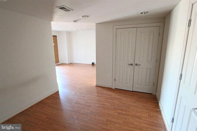 Building Photo - 777 7th St NW