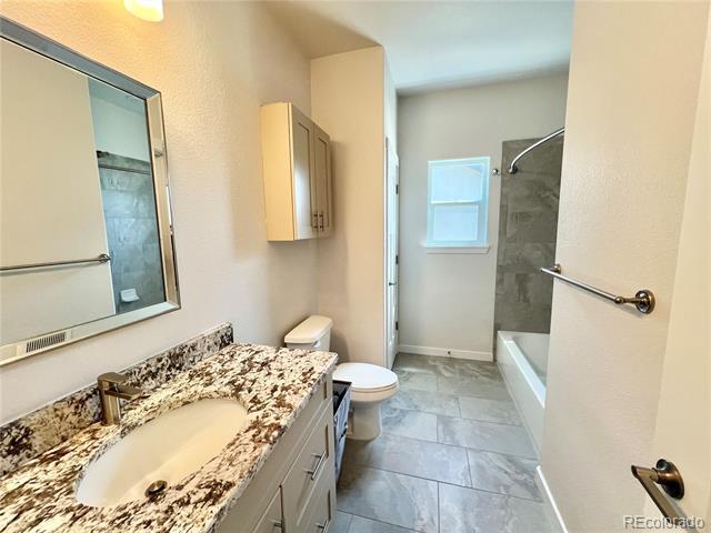 Building Photo - 5755 Villa Lorenzo Dr