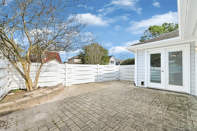 Building Photo - 6222 Spruce Bough Ct