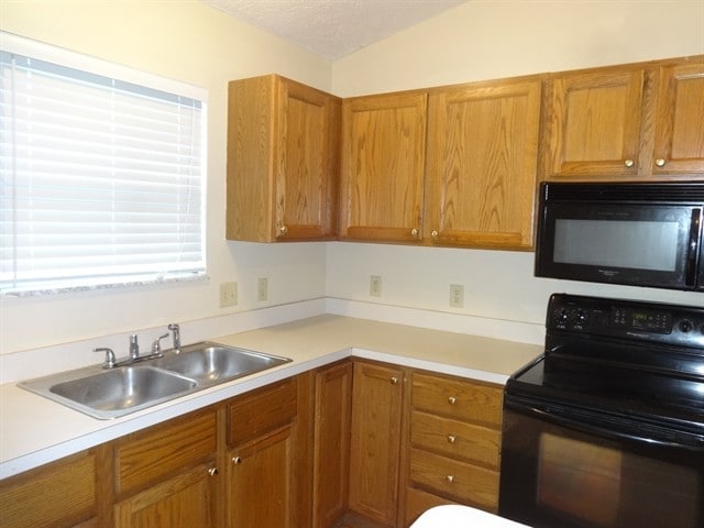 Building Photo - 2759 Beal Dr