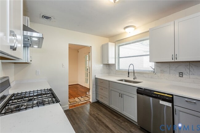 Building Photo - 2604 Sunnybrook Rd