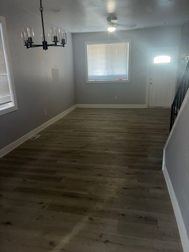 Building Photo - 3317 Paton Ave