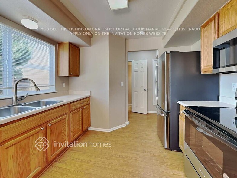 Building Photo - 21571 E 40th Ave