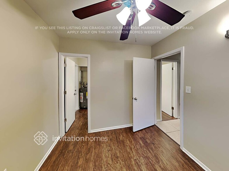 Building Photo - 3913 Mesa Ave