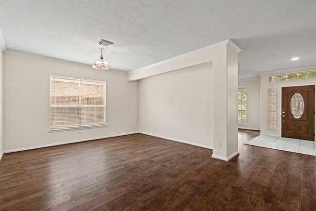 Building Photo - 15810 Mission View Ct