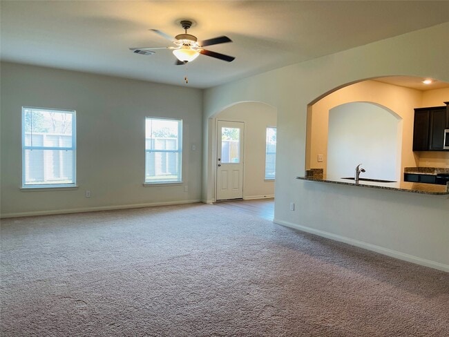 Building Photo - 11042 Hillside Creek Dr