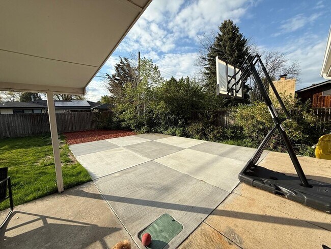 Building Photo - Spacious 5BR House in Denver