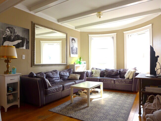 Primary Photo - 130 Fuller St
