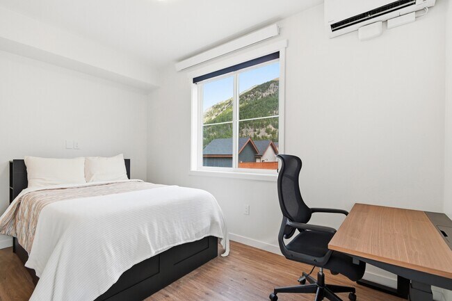 Building Photo - 2115 Hummingbird Wy