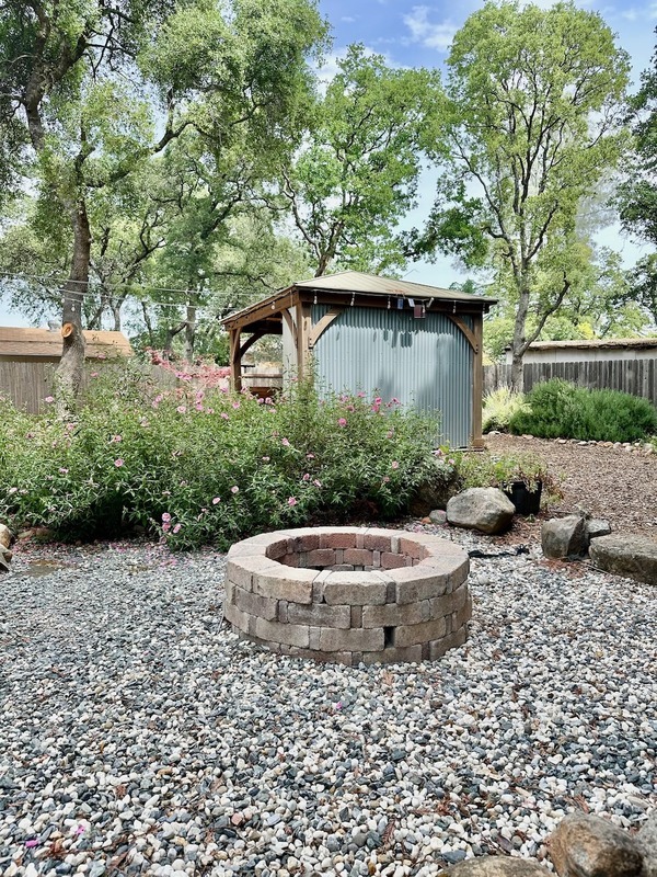 Building Photo - 515 Adriana Pl