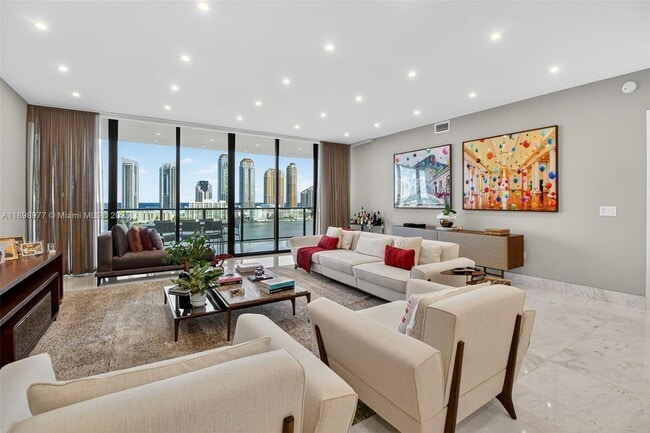 Building Photo - 5000 Island Estates Dr