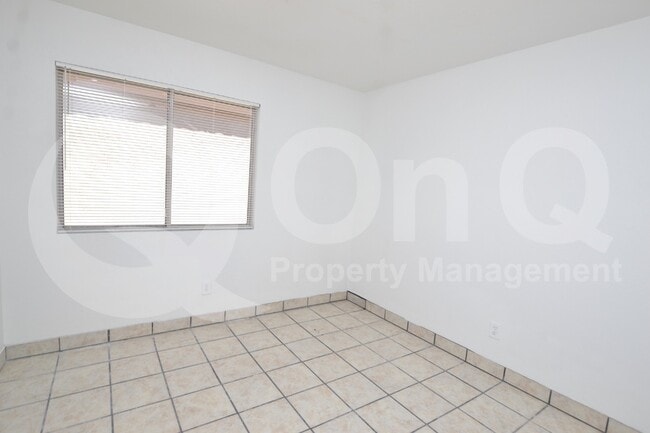 Building Photo - 10713 W Montecito Ave