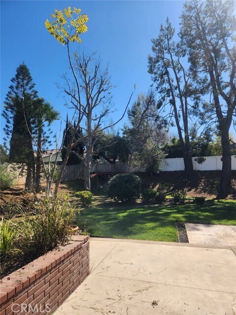 Building Photo - 2085 Dove Ct