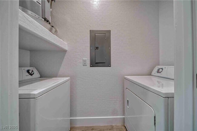 Building Photo - 610 San Lorenzo St