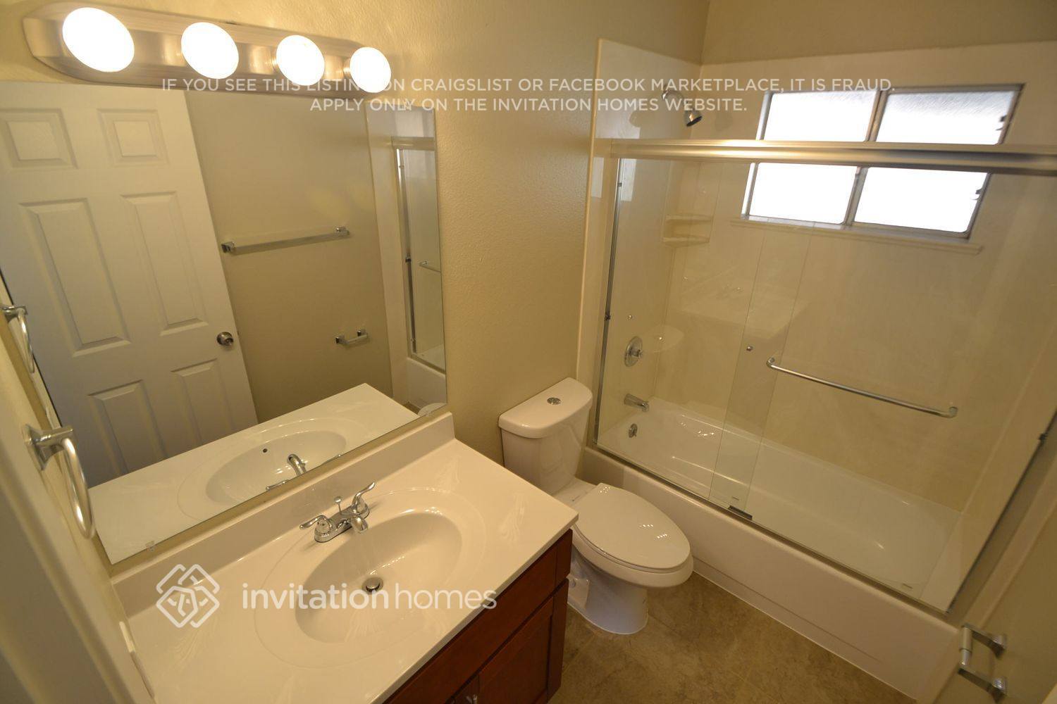 Building Photo - 563 Burlington Dr