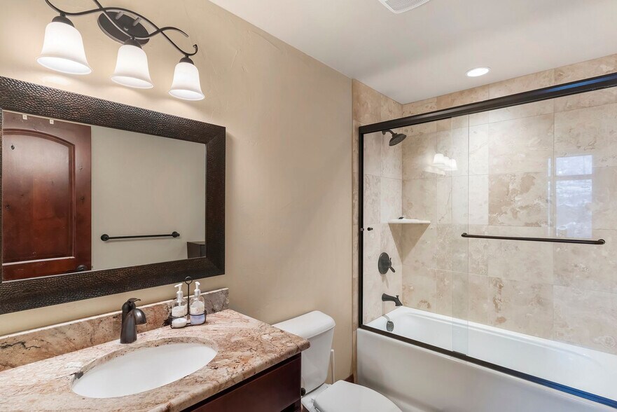 Building Photo - 313 Majestic Cir