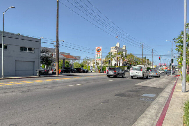 Building Photo - 6677 Santa Monica Blvd