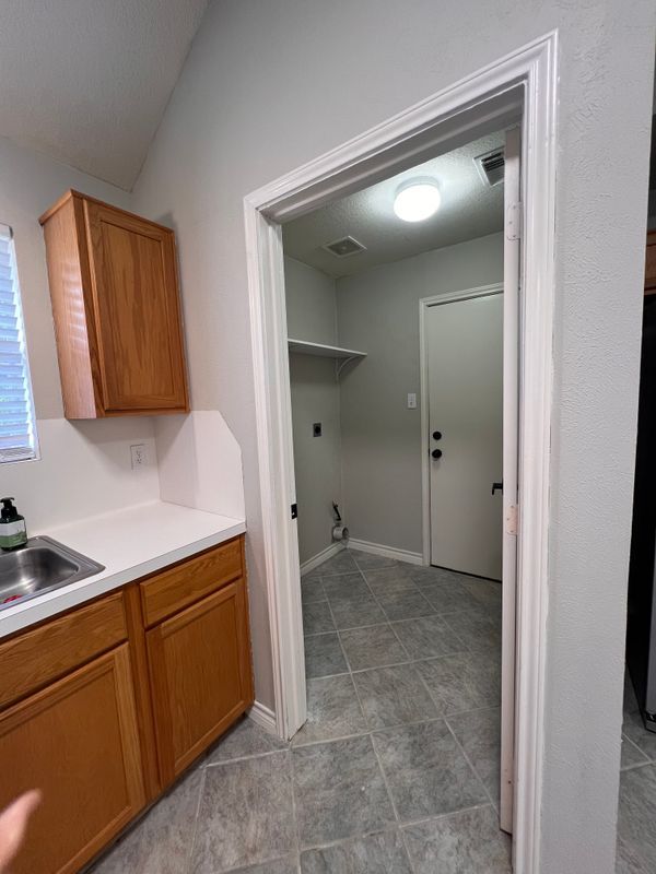 Building Photo - 5818 Toddington Rd