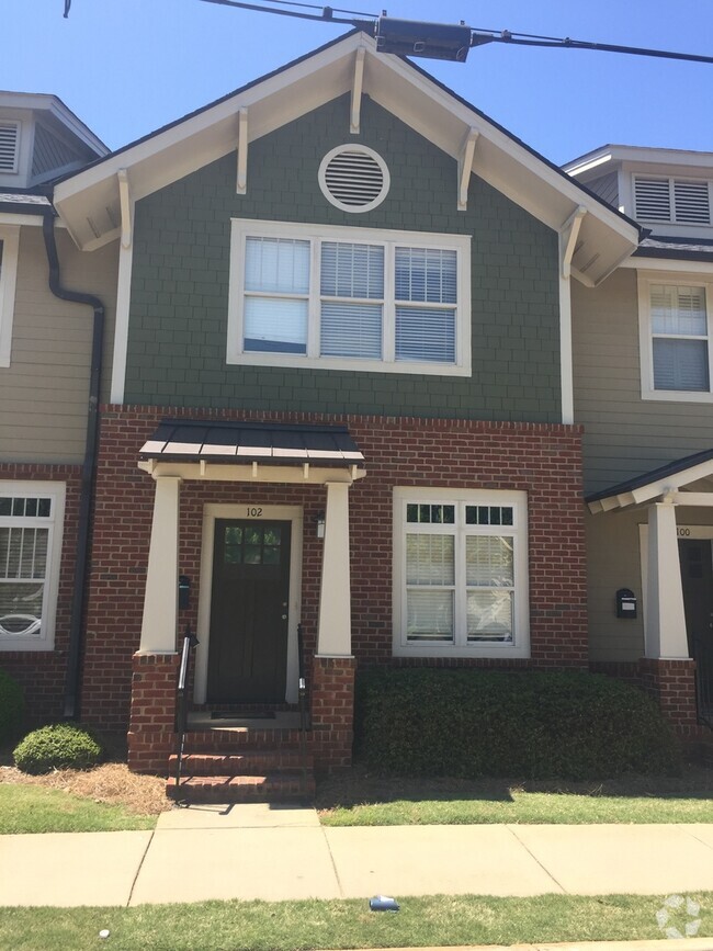 Building Photo - Greenville - 2BD/2.5BA, 1300SF