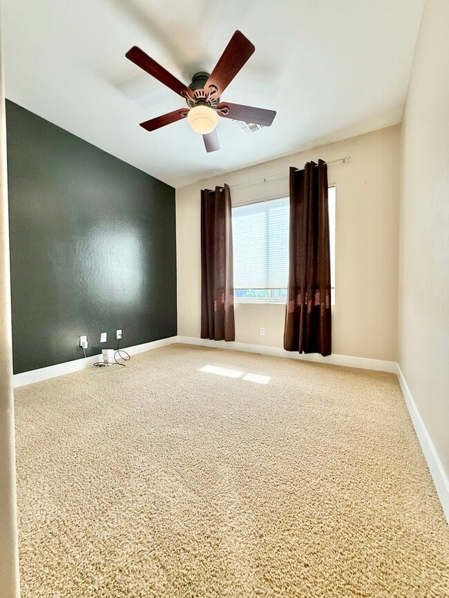 Building Photo - 4910 E Cordia Ln