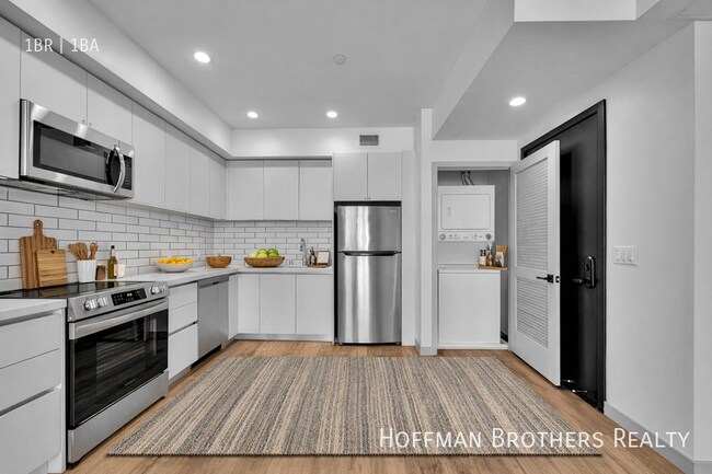 Building Photo - 1240 Magnolia Ave