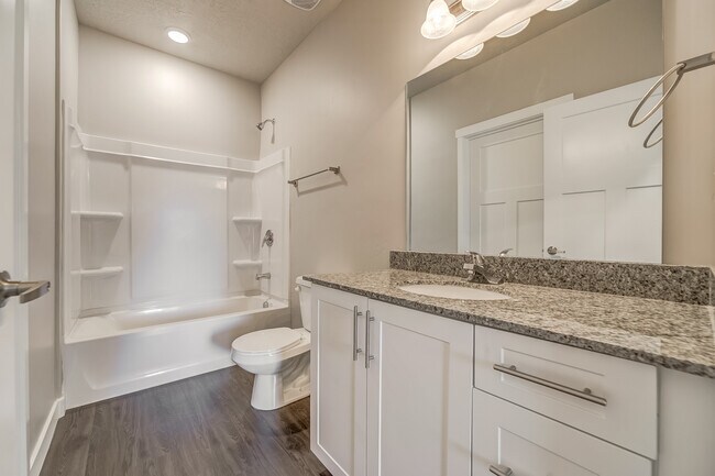 Building Photo - 624 E 300 N