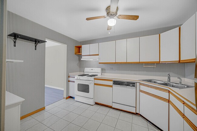 Building Photo - 4731 St Joseph Creek Rd