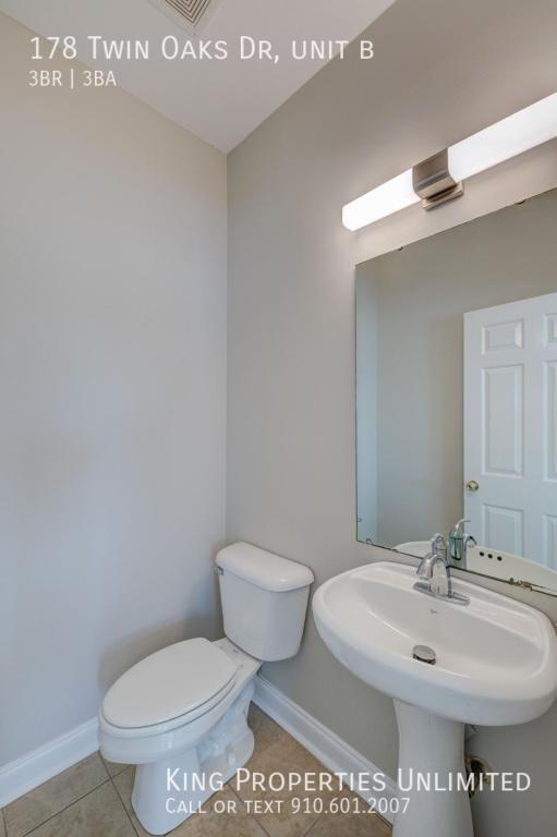 Building Photo - 178 Twin Oaks Dr