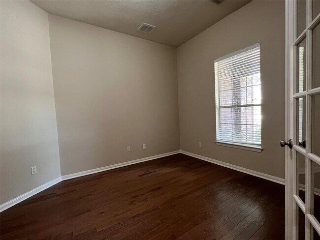 Building Photo - 9735 Chicory Chase Ct