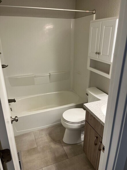 Building Photo - 1602 Garfield Ave