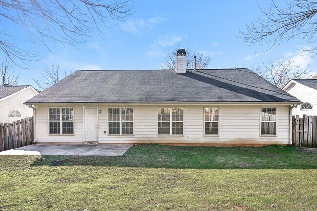 Building Photo - 420 Eglington Tr