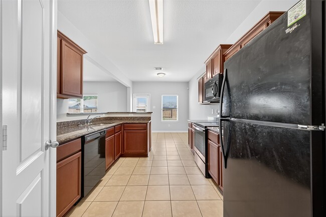 Building Photo - 5119 Harbor Palm Dr
