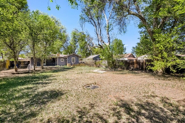 Building Photo - 1220 Upham St