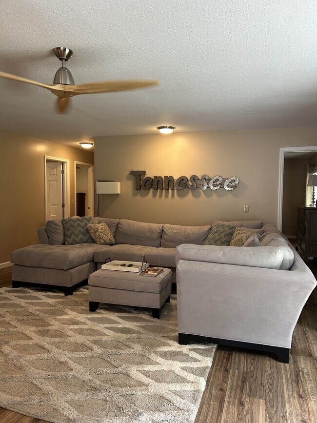 Building Photo - 203 Snead Dr