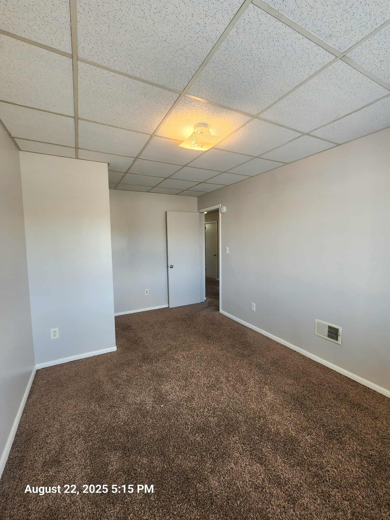 Building Photo - 424 Waddell Ave