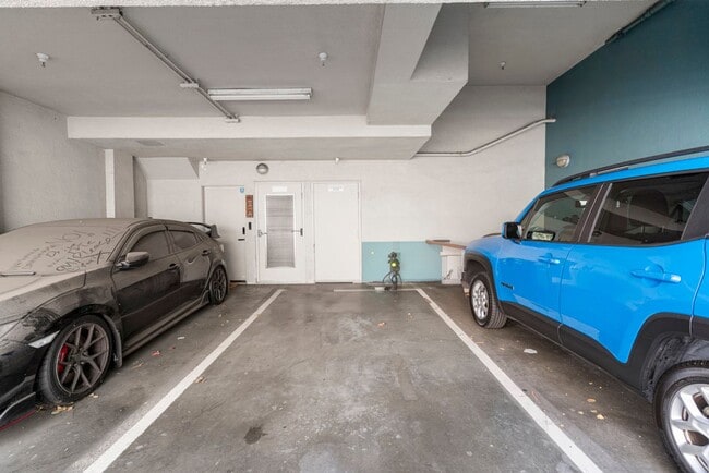 Building Photo - 1364 Powell St